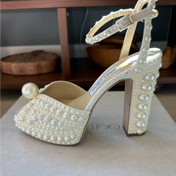 JIMMY CHOO White Satin Pearl Bridal SACARIA 120 Platform Heels 39/8, In Box, A++ - Picture 9 of 16